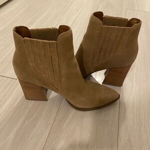 Used Like New Marc Fisher Ankle Boots 7.5